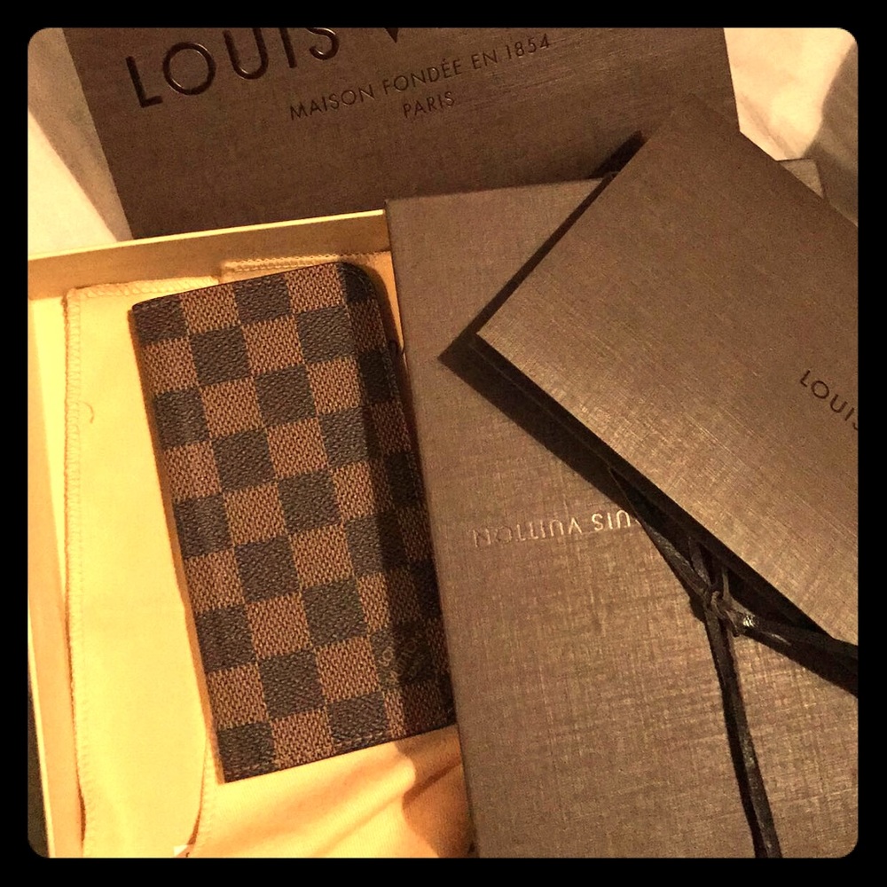 Folio d Ebene, fits an iPhone 6s. 100% authentic!