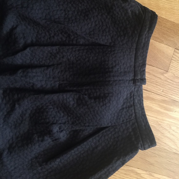 Black skirt - Picture 2 of 2