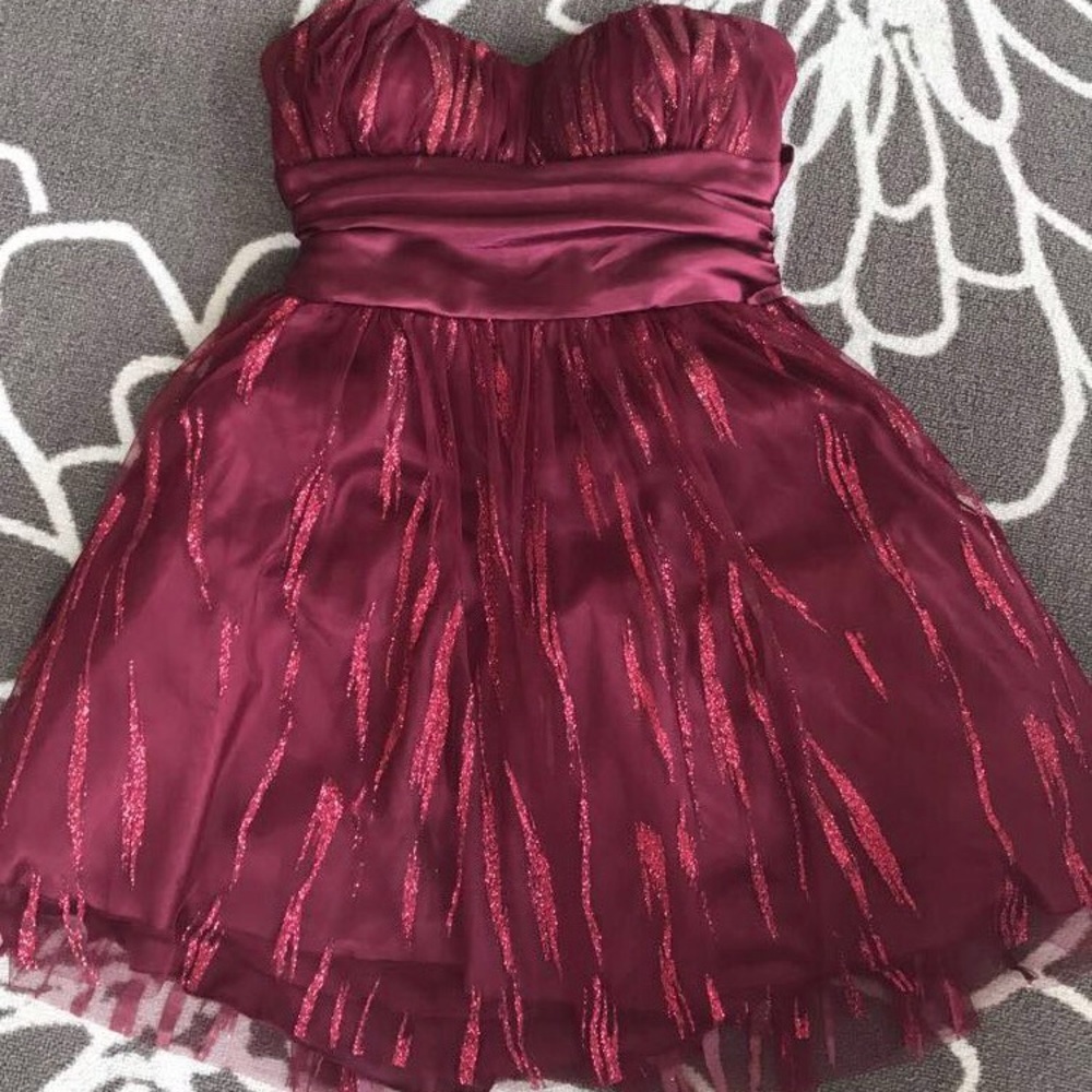 Maroon short length prom/homecoming dress