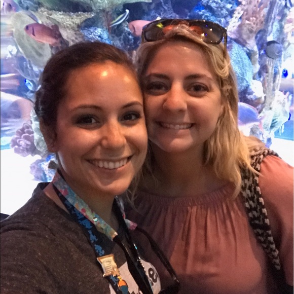 Meet Your Posher, Rebekah - Picture 3 of 3