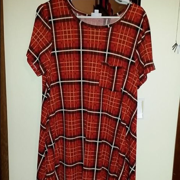 MEDIUM LULAROE CARLY - Picture 1 of 1