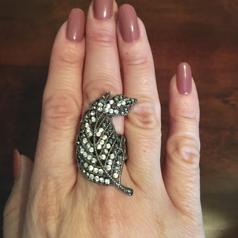 Feather Statement Ring 💍