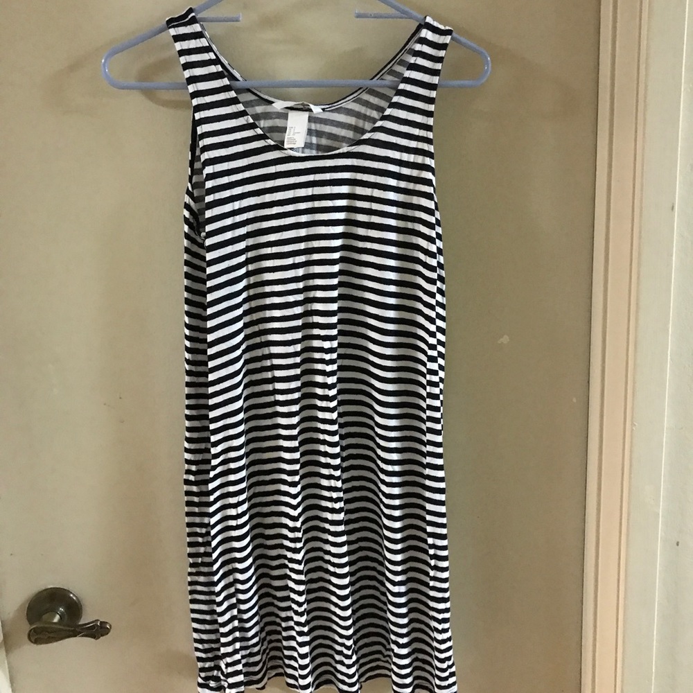 H&M black and white stripped dress