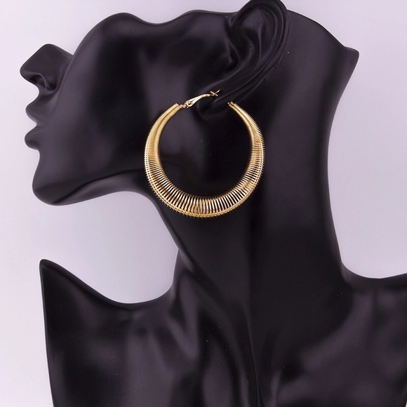 Gold hoop earrings - Picture 2 of 3