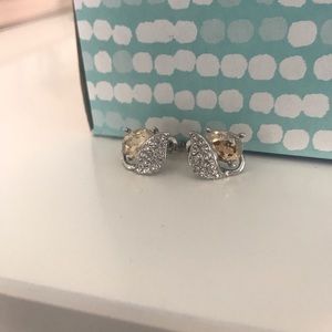 Beige gem with a crystal leaf earring