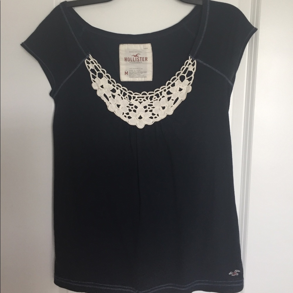 Hollister lace accent t-shirt