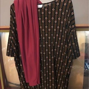 Lularoe outfit! Medium Irma. Os leggings.