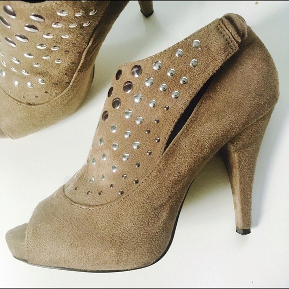 Suede Heel - Picture 3 of 4