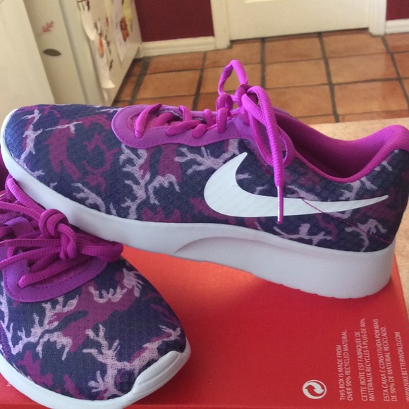 New women's Nike Tanjun print running shoes - Picture 3 of 6