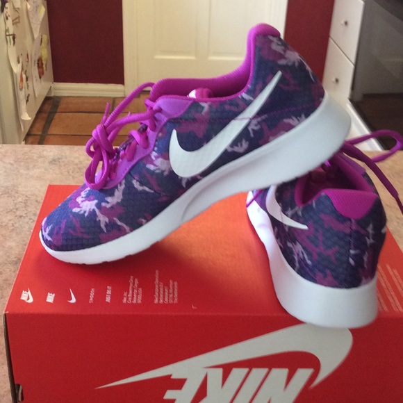 New women's Nike Tanjun print running shoes - Picture 6 of 6