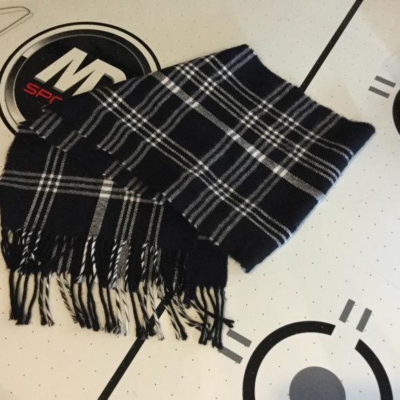 Free men's scarf with purchase of a coat - Picture 1 of 1