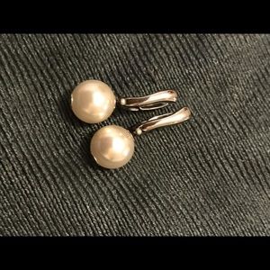 Fossil pearl dangle pierced earrings