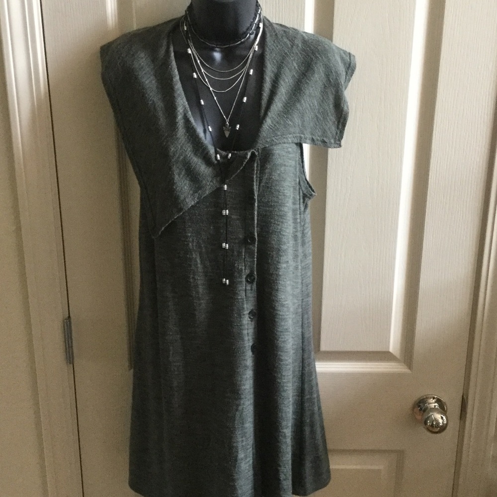 Assymetric neckline vest