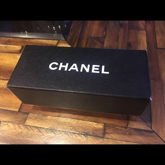 Chanel Box - Picture 1 of 2