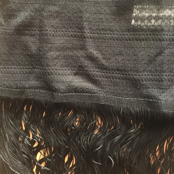 Black cropped tank top - Picture 2 of 2