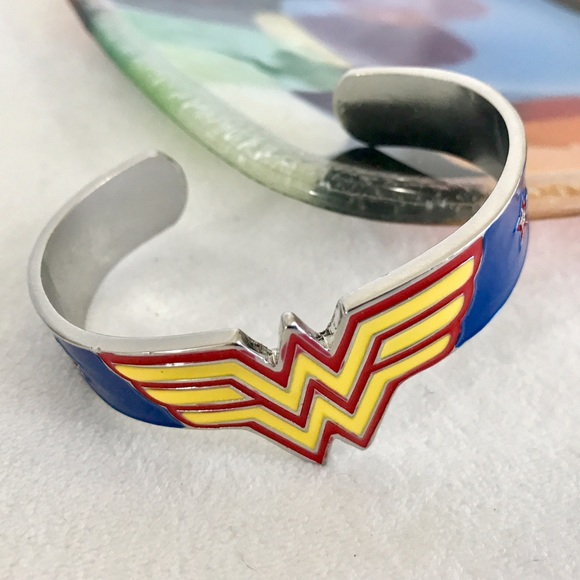 Jewelry - NEW Wonder Woman narrow cuff bracelet