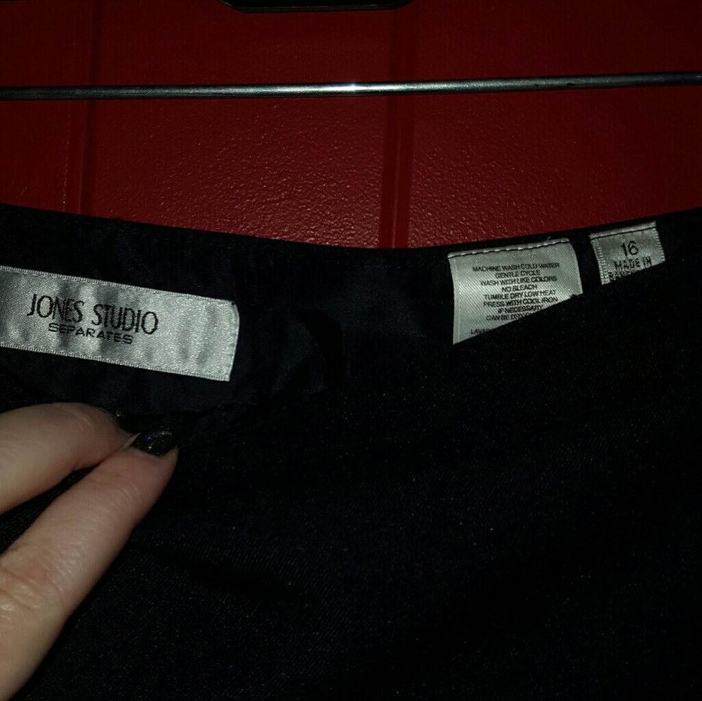 Skirt - Picture 2 of 2