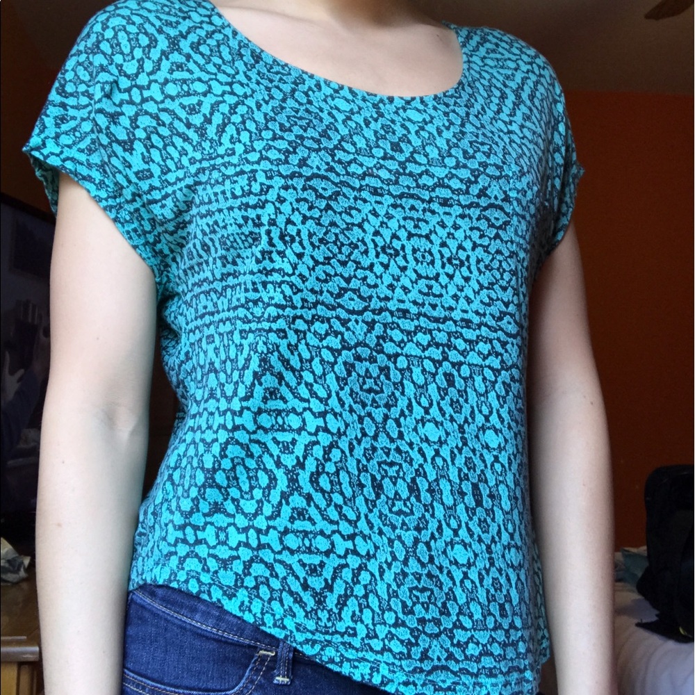 Turquoise and black t-shirt from Pac Sun.