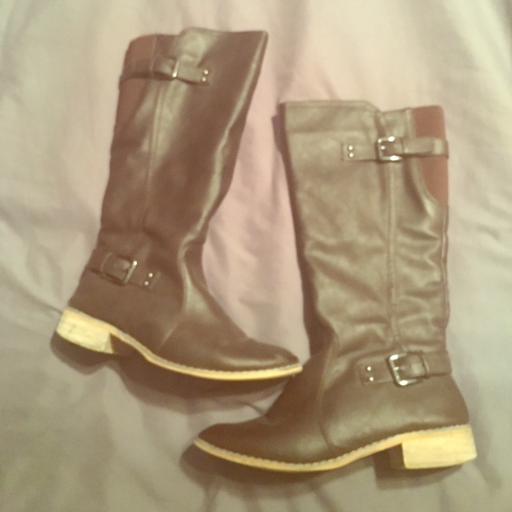 Brown boot