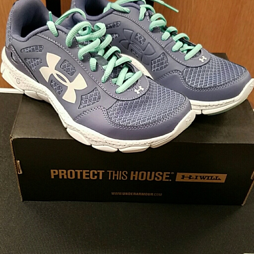 Underarmour tennis shoes
