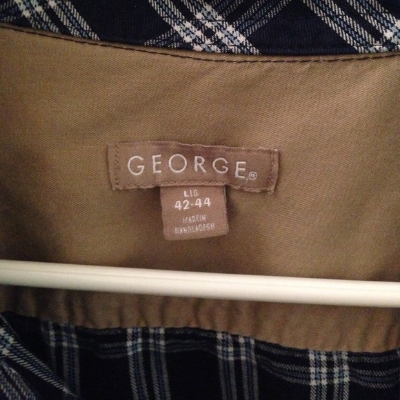 Button up - Picture 2 of 2