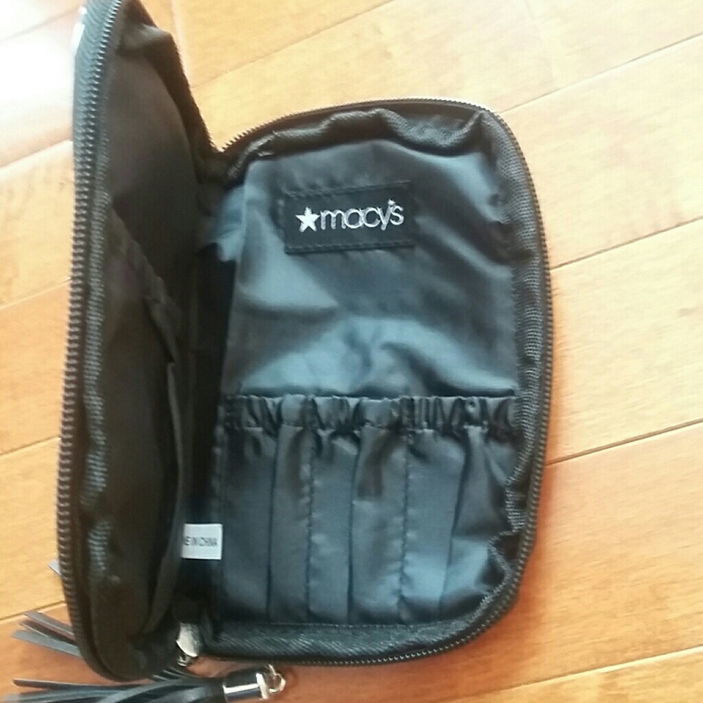 Macy's Cosmetic Pouch - Picture 5 of 6
