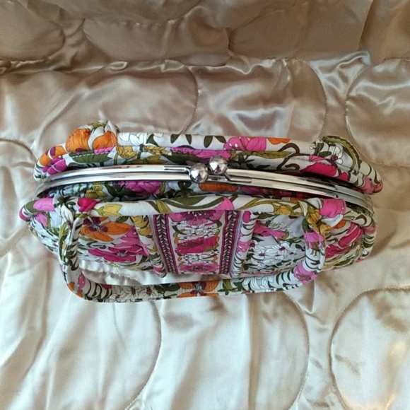 Vera Bradley Tote - Picture 2 of 6