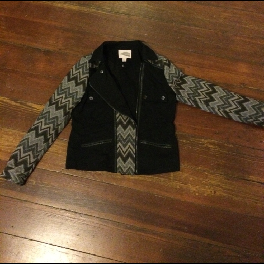 Super cute jacket with Aztec sleeves