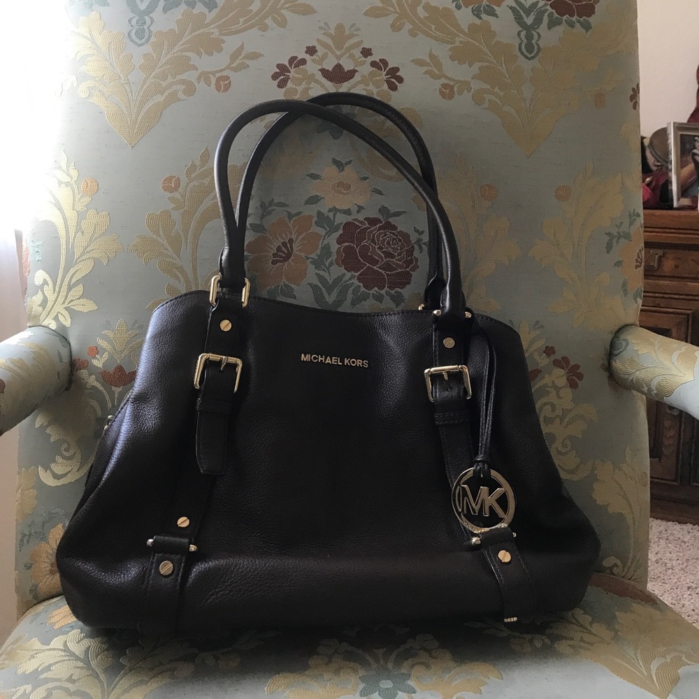 A Michael kors bag