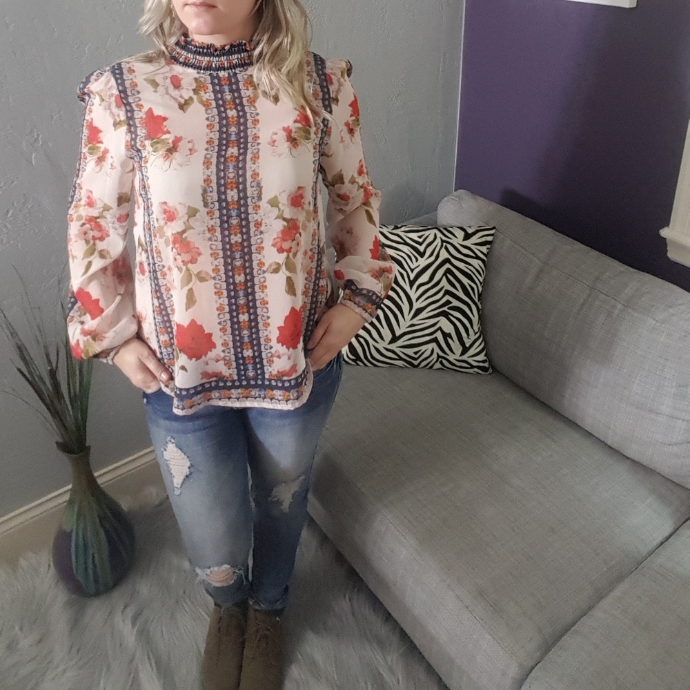 Sheer Floral Top - Picture 3 of 4