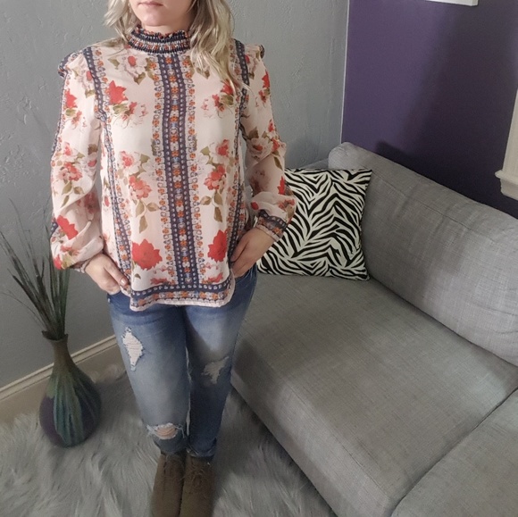 Sheer Floral Top - Picture 3 of 4