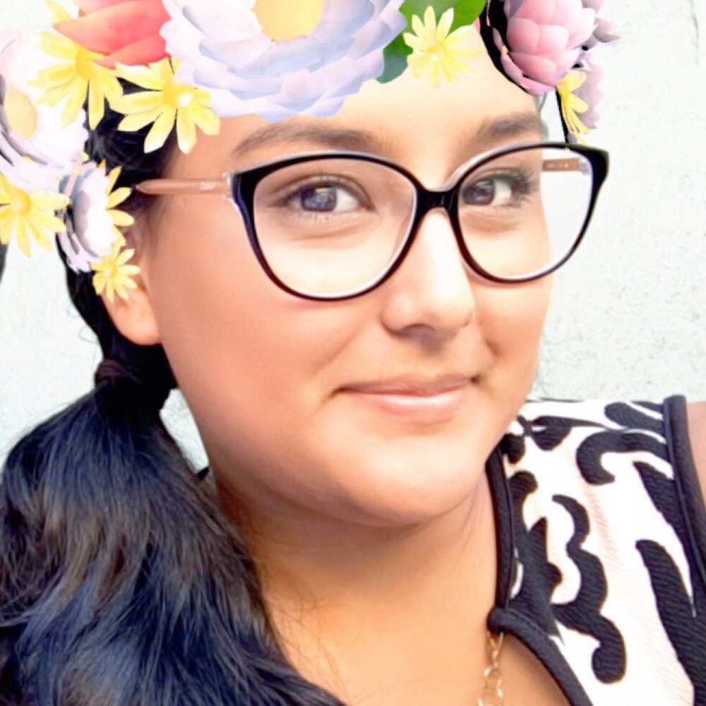 Meet your Posher, Elia