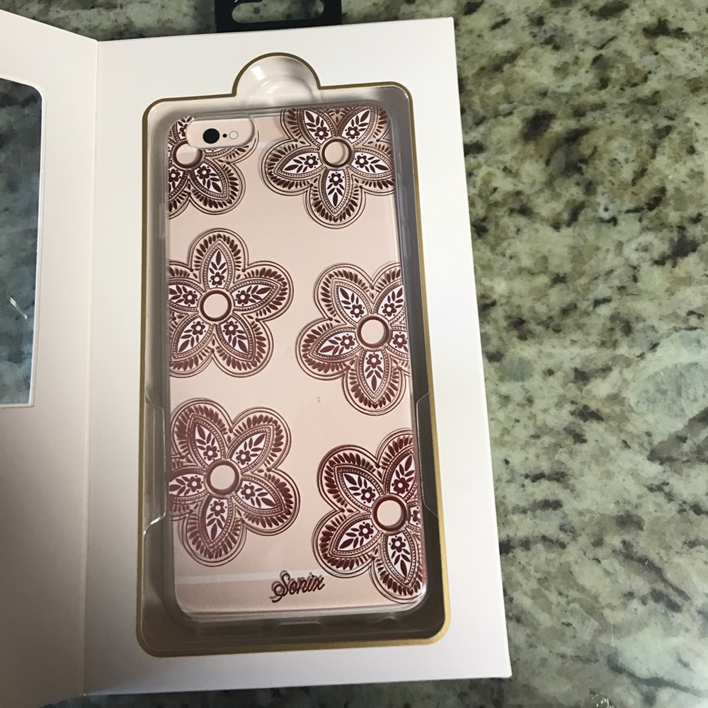 iPhone 6Plus/6s Pluse Sonix clear coat case.