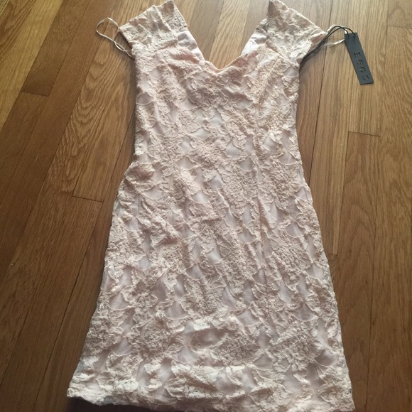 Light pink lace dress - Picture 1 of 3