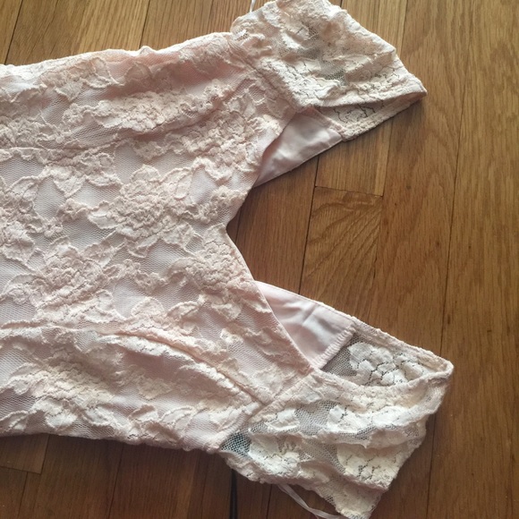 Light pink lace dress - Picture 3 of 3