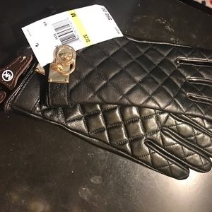 Michael Kors black leather gloves size M