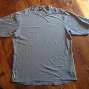 Nike Sphere Dry Men's athletic shirt