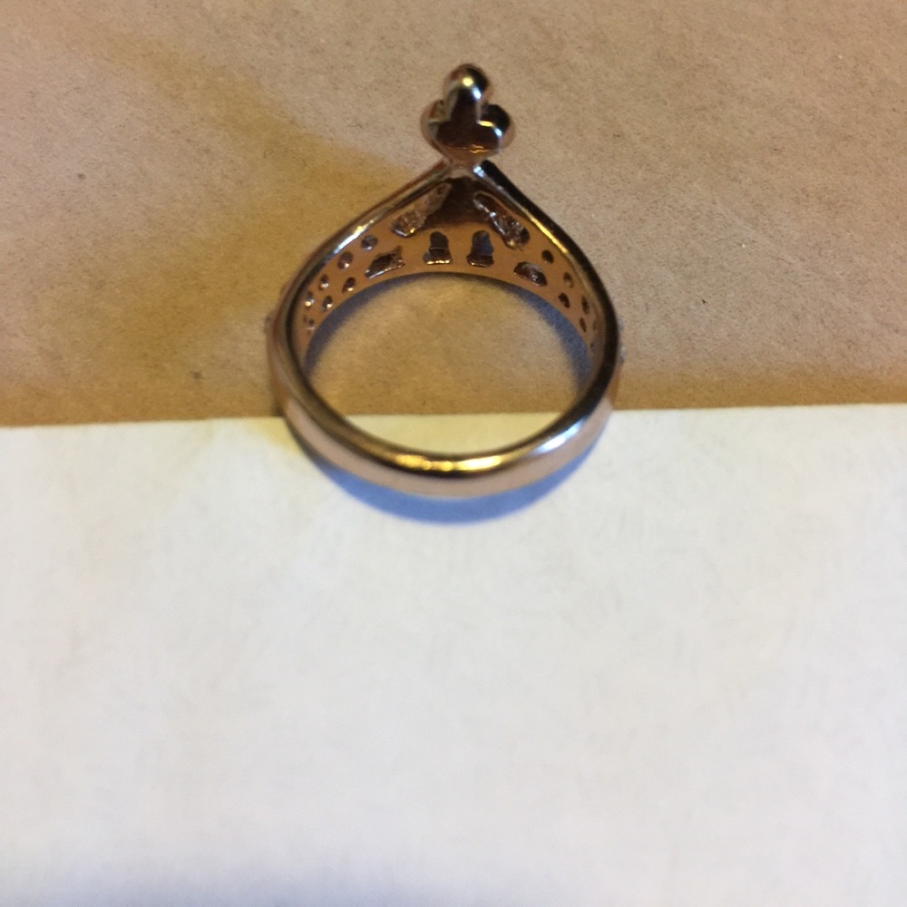 Gorgeous ring - Picture 2 of 4