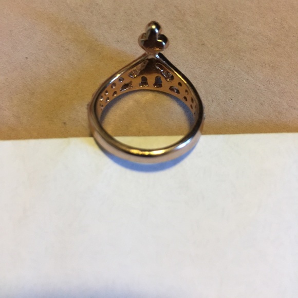 Gorgeous ring - Picture 2 of 4