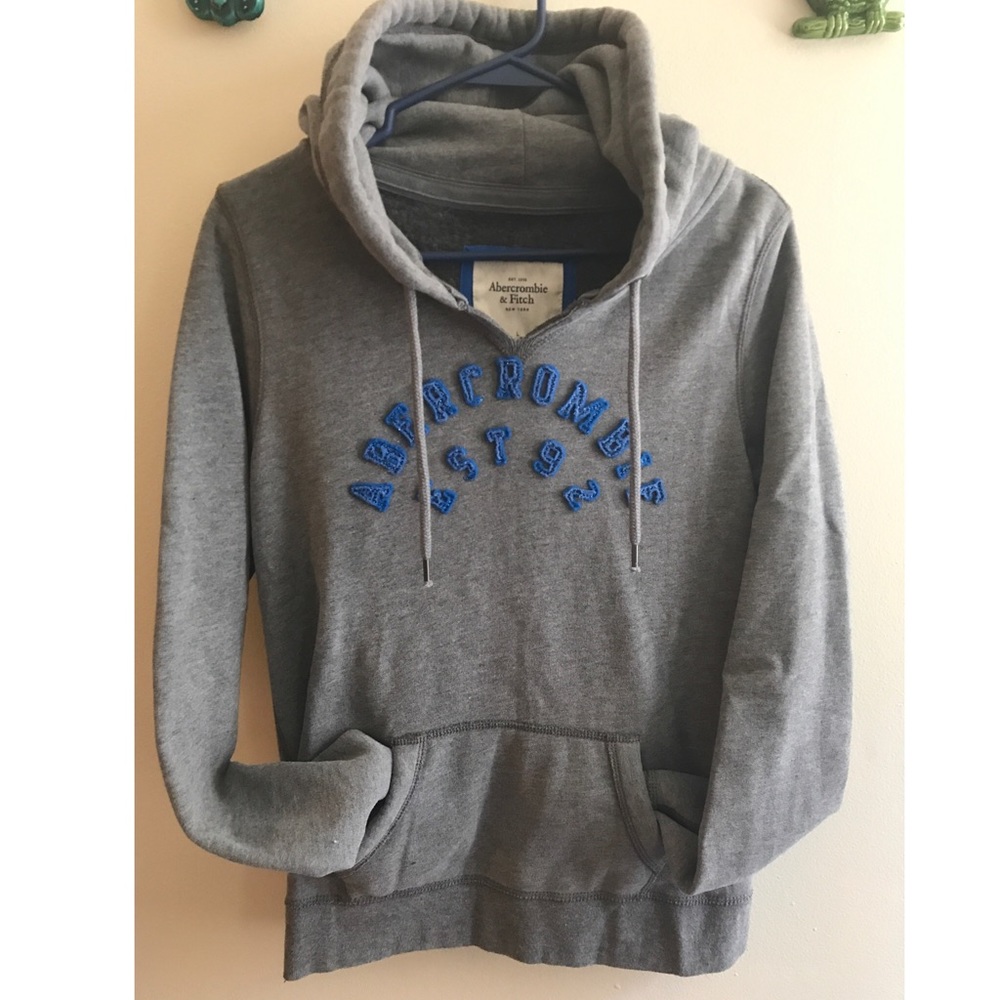 Blue Abercrombie writing on Grey Hoodie 🔹