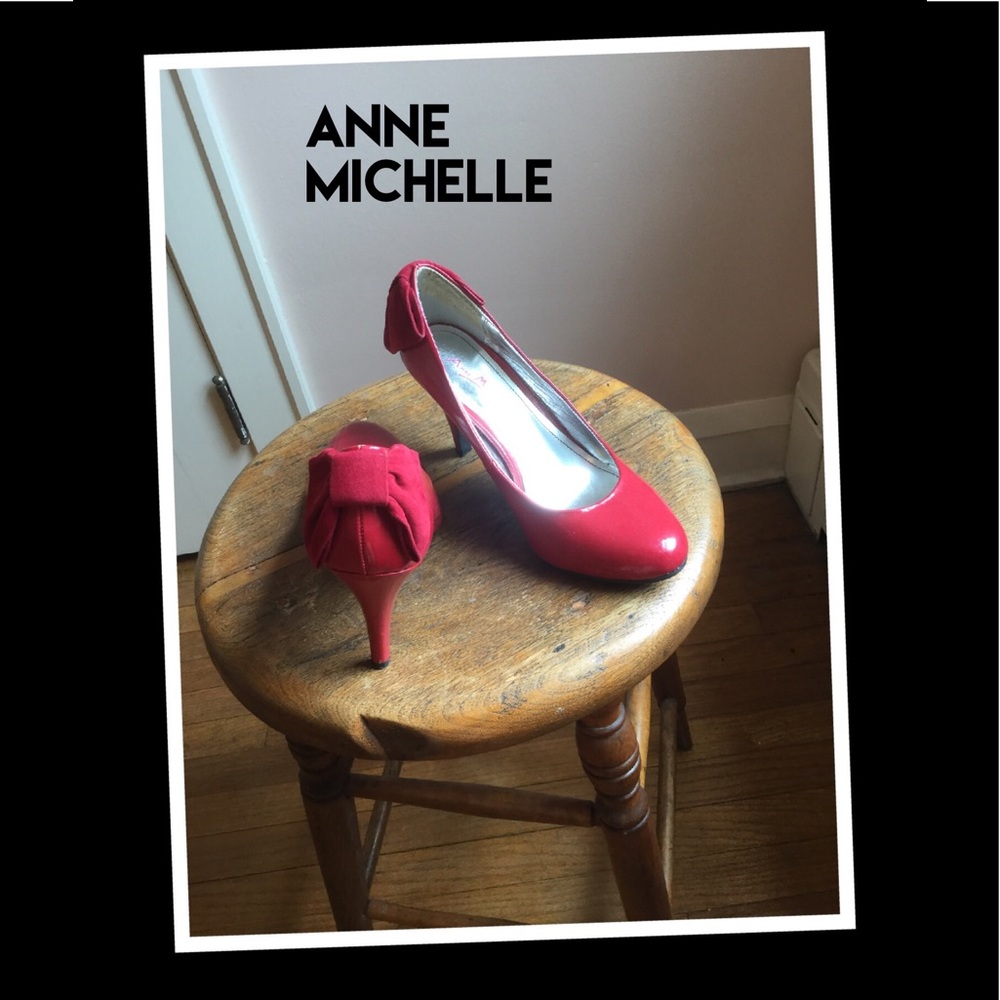 Red Pumps w/Bows--Anne Michelle👠