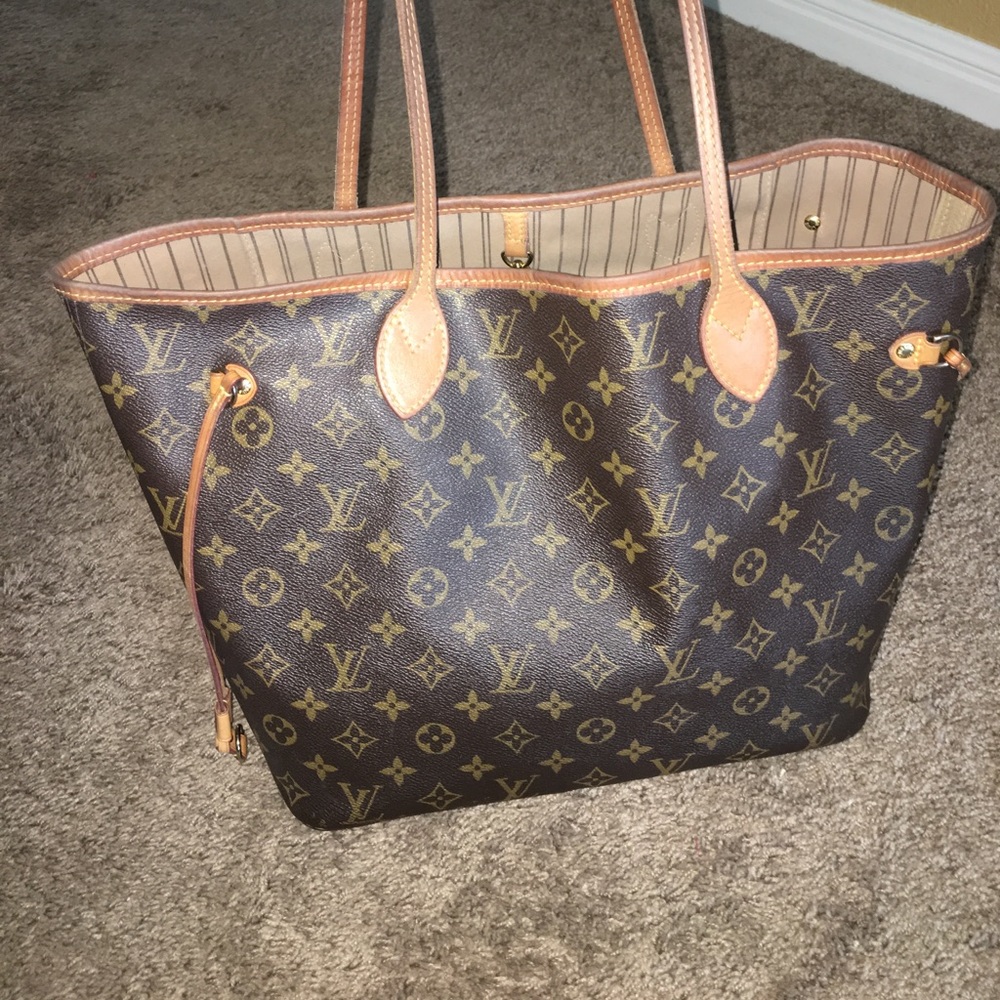 Sold-- Louis Vuitton Neverfull