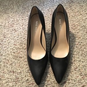 Black Nine West pointed toe heels