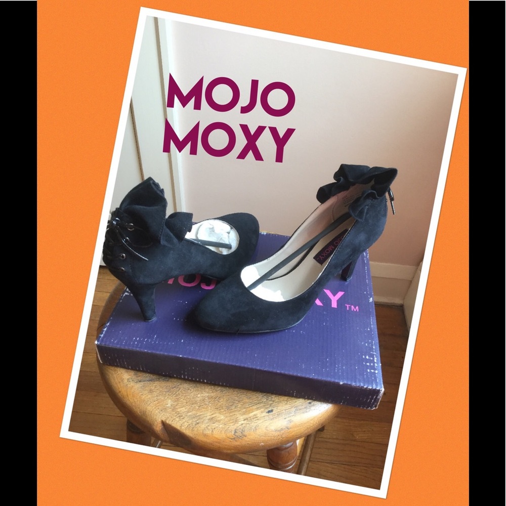 Black Suede Pumps--Mojo Moxy👠