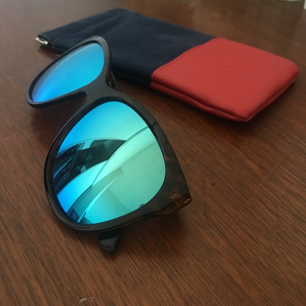 Quay Sunglasses (hardly used)