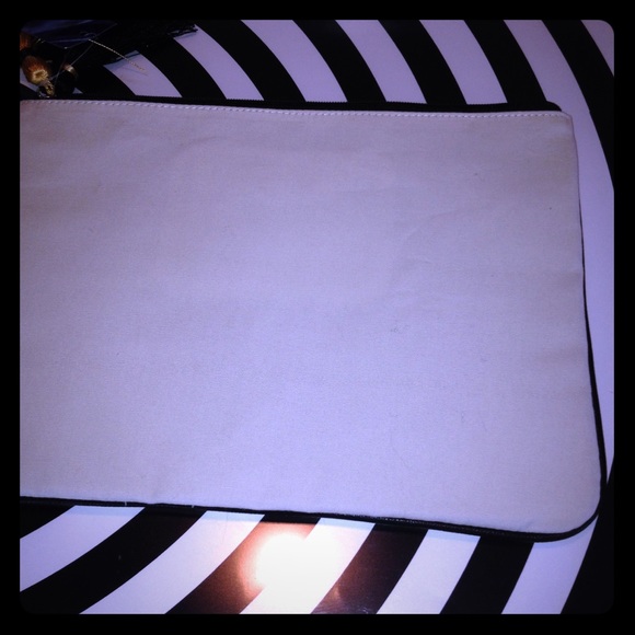 Madden girl large pouch bag NWOT - Picture 3 of 4