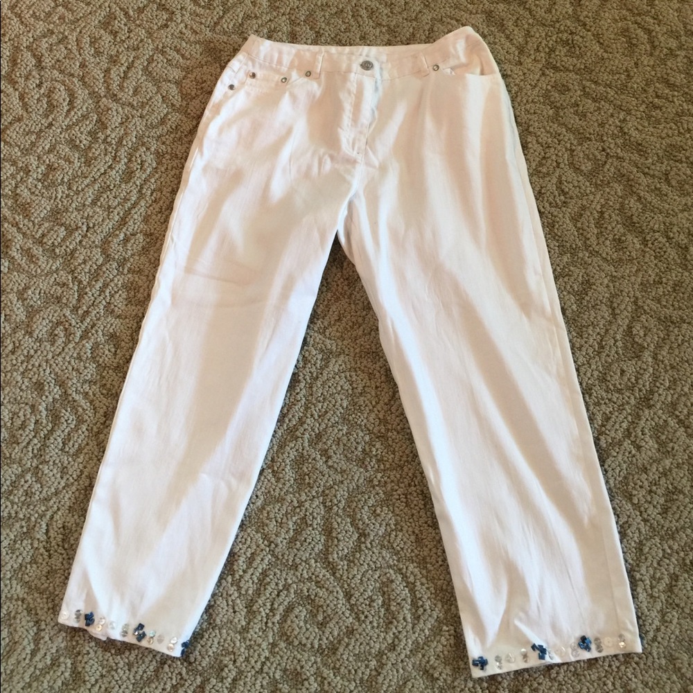 NEW White CAPRI JEANS WITH SPANDEX BUTTON TRIM EMBELLISHED HEM NAVY SQUARE BEADS