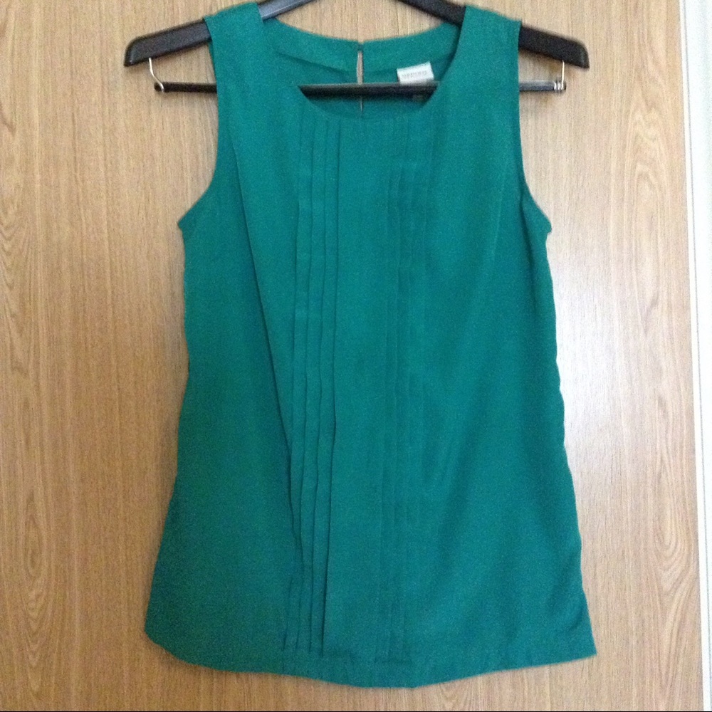 Kelly Green Sleeveless Blouse