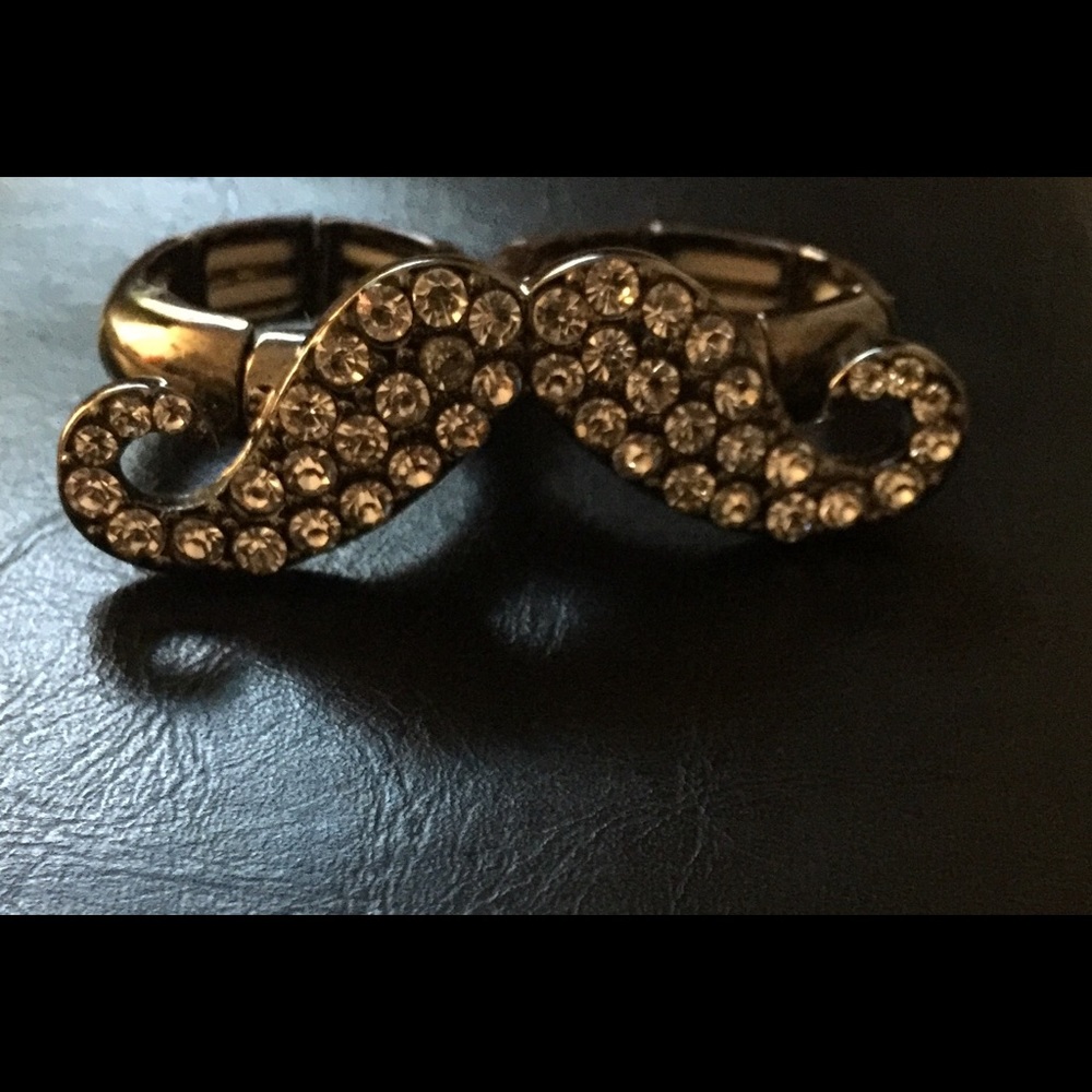 Mustache ring