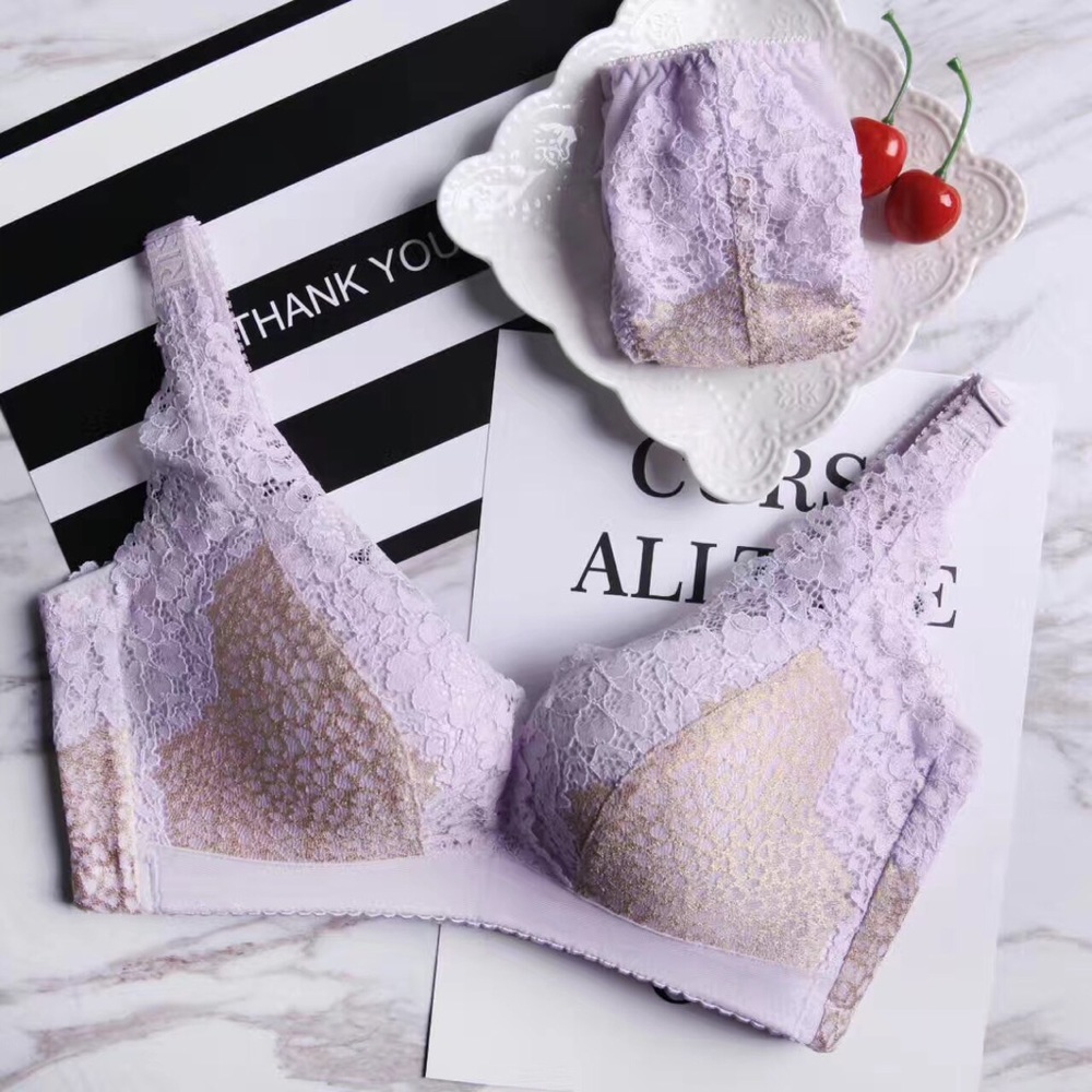 Bras - Picture 4 of 5